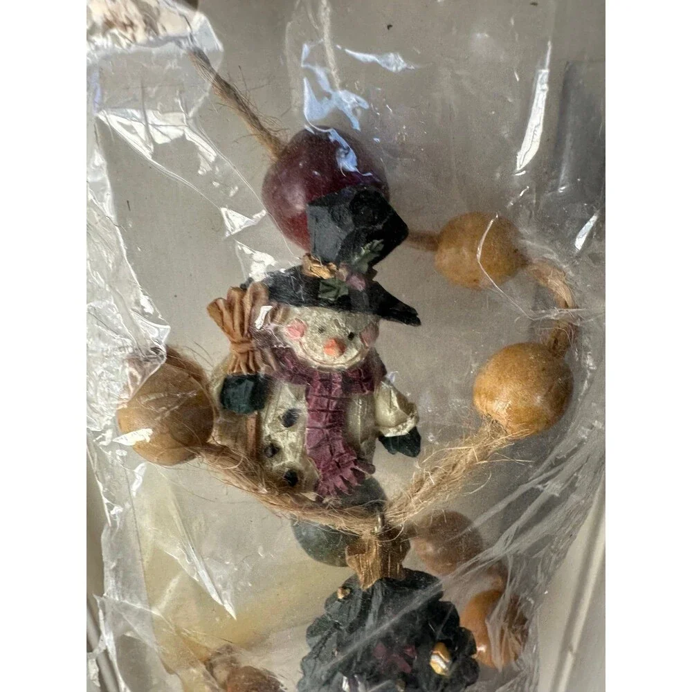 Vintage New Polyresin Figurine Ornaments Wood Beads Twine Christmas 9ft Garland